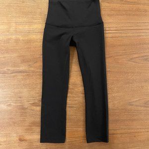 Lululemon Size 4 Black High Rise legging 23"